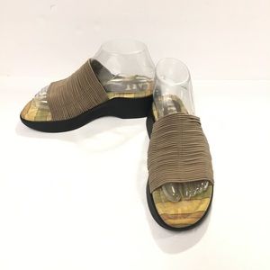 Air Effects Tan Elastic Strap Sandal 7M